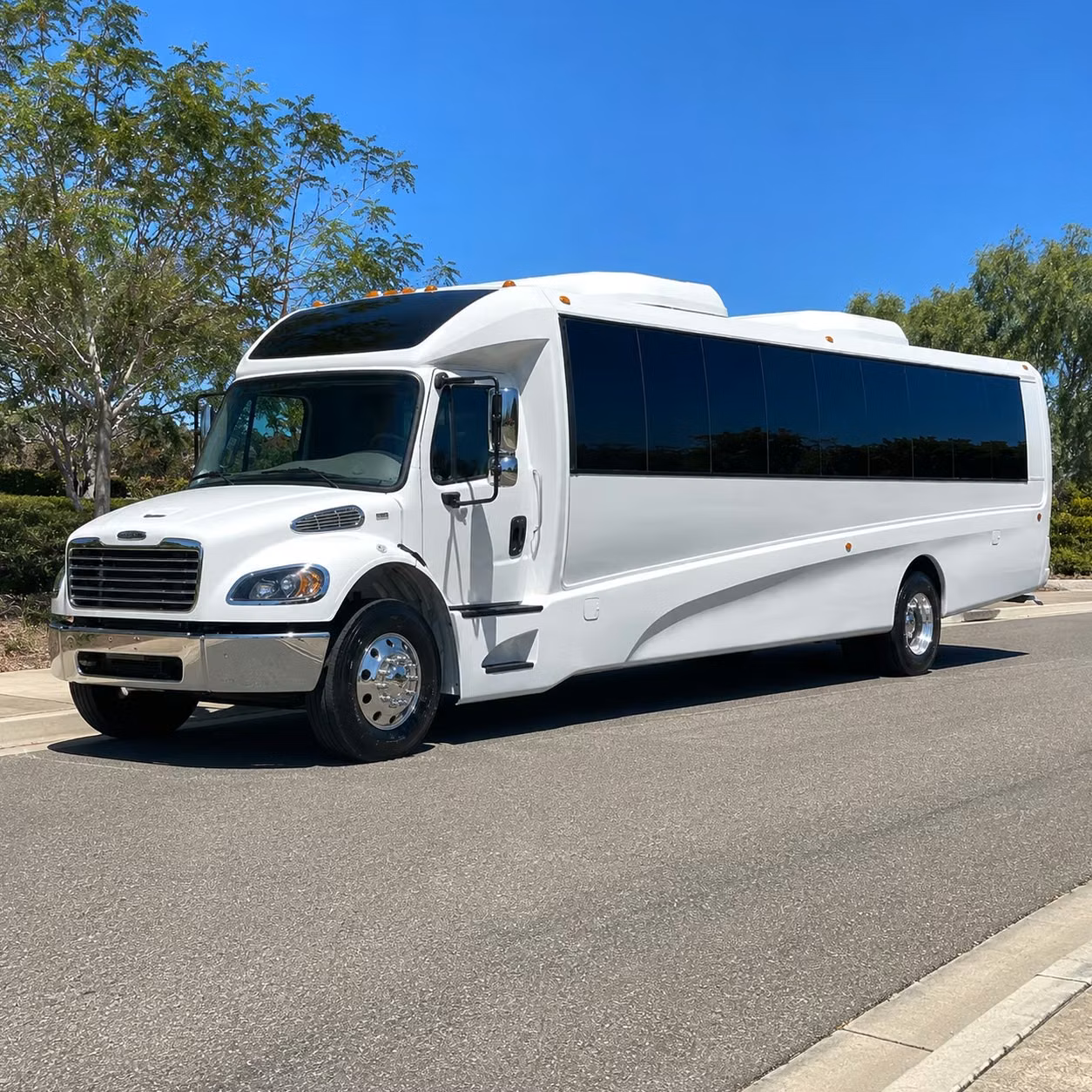 minibus rentals for rock hill student groups visiting charlotte area science and art museums